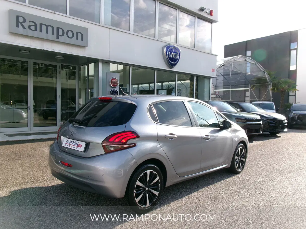Peugeot 208 usata a Venezia (6)