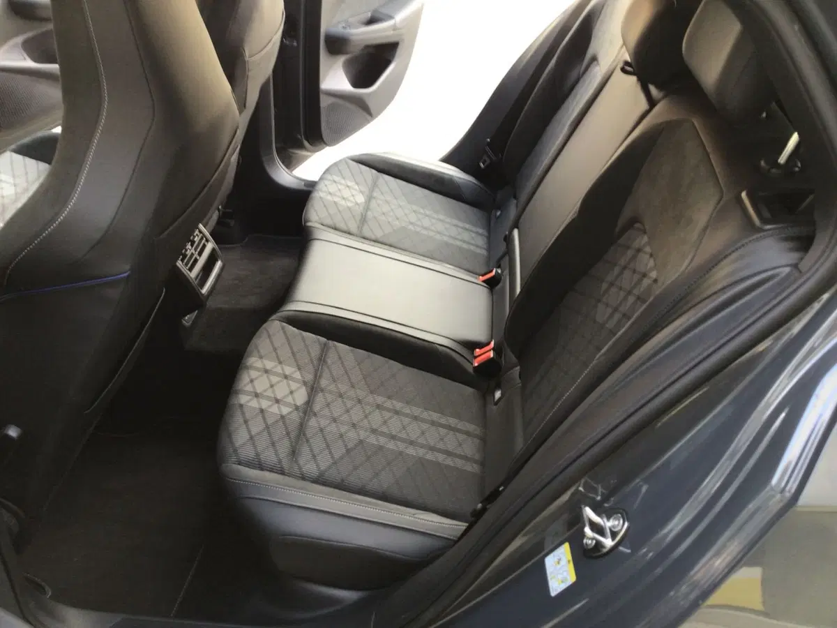Volkswagen Golf usata a Genova (11)