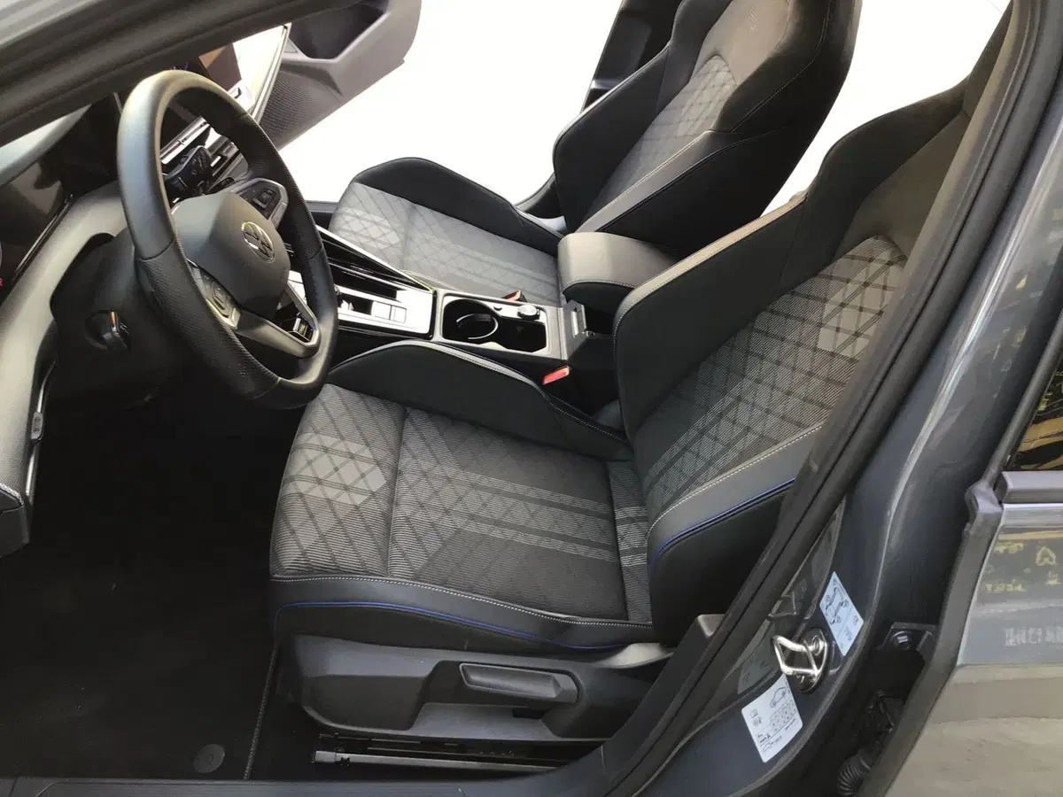 Volkswagen Golf usata a Genova (12)