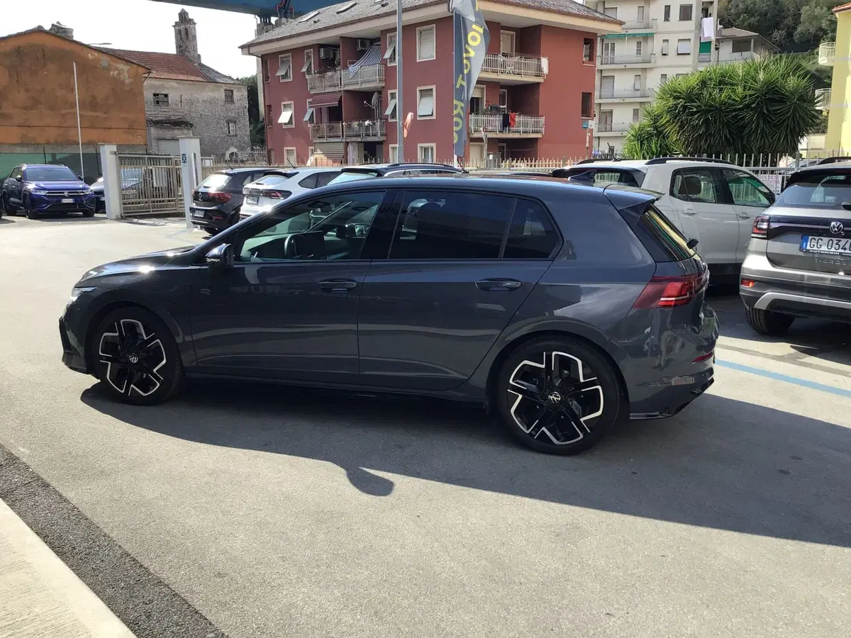 Volkswagen Golf usata a Genova (7)
