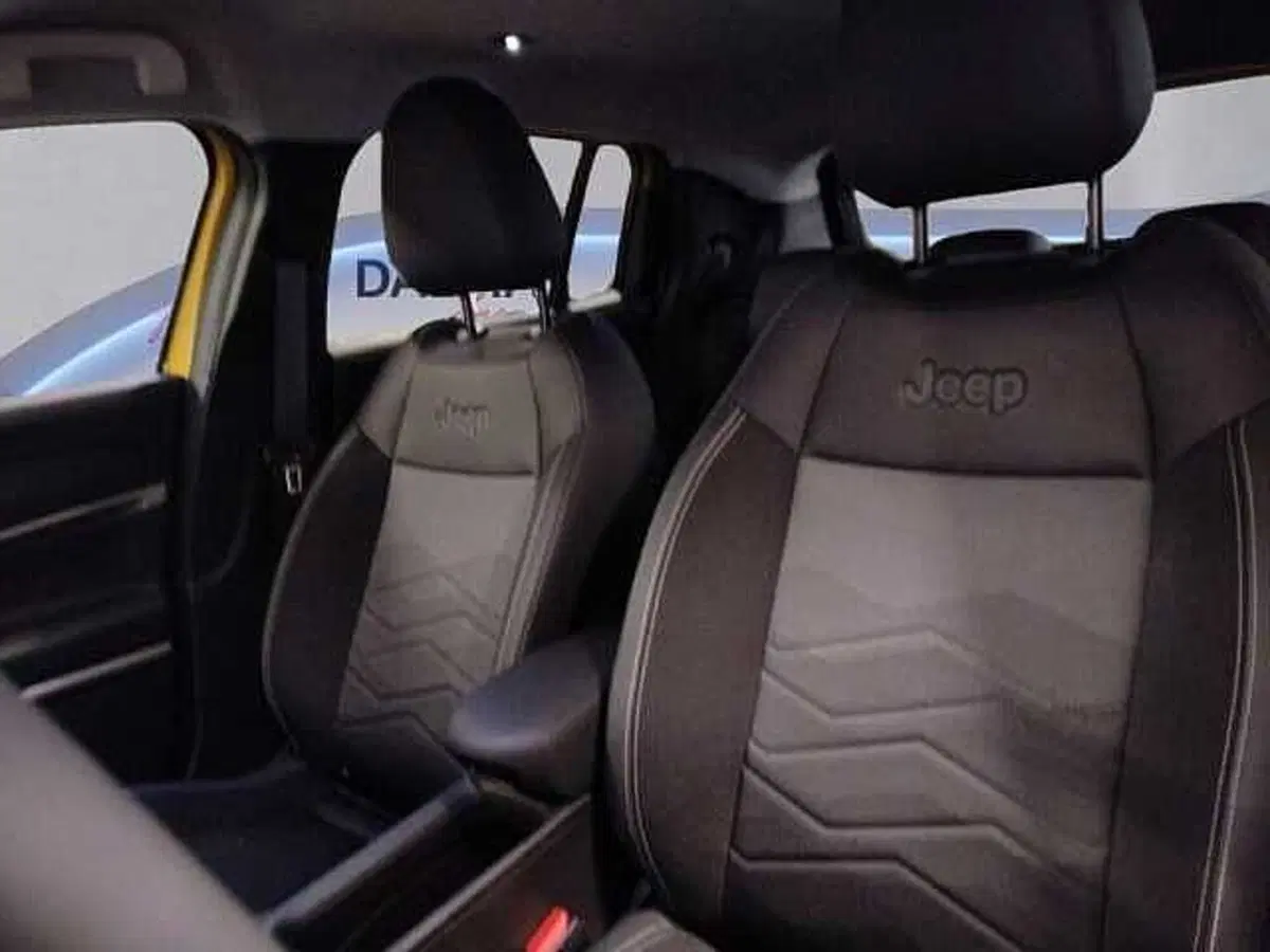 Jeep Avenger usata a Milano (10)