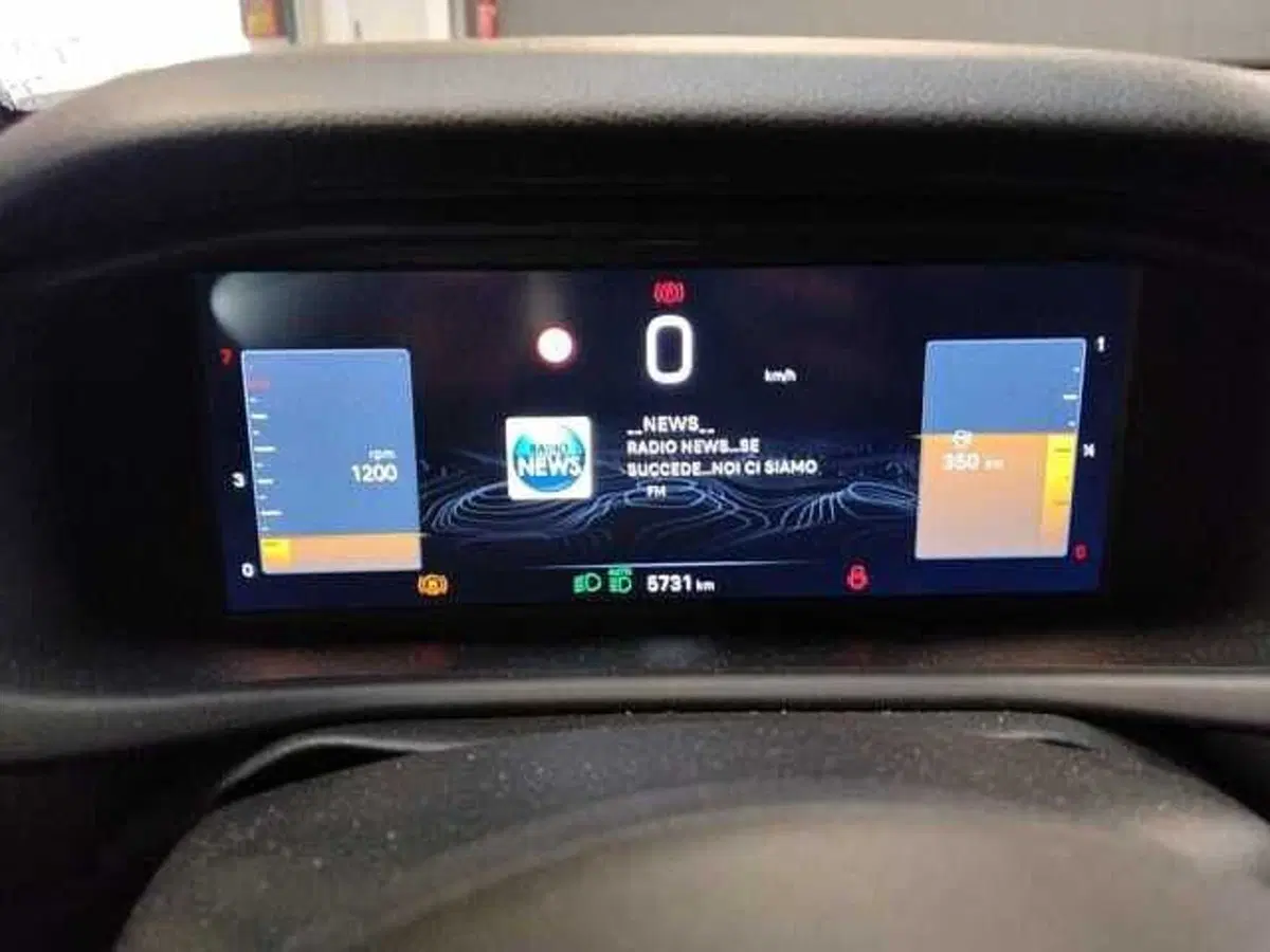Jeep Avenger usata a Milano (17)