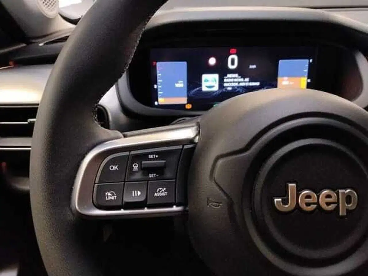 Jeep Avenger usata a Milano (18)
