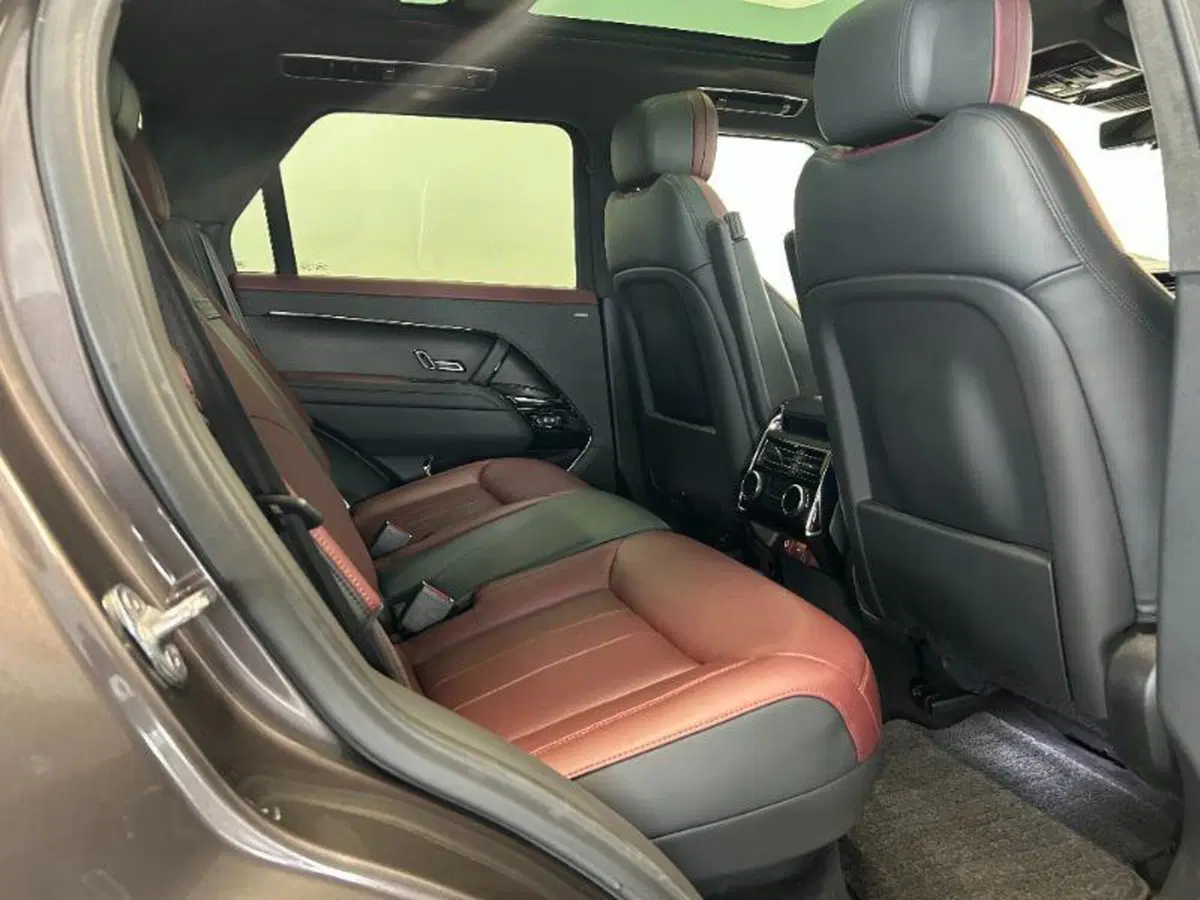 Land Rover Range Rover Sport usata a Venezia (14)