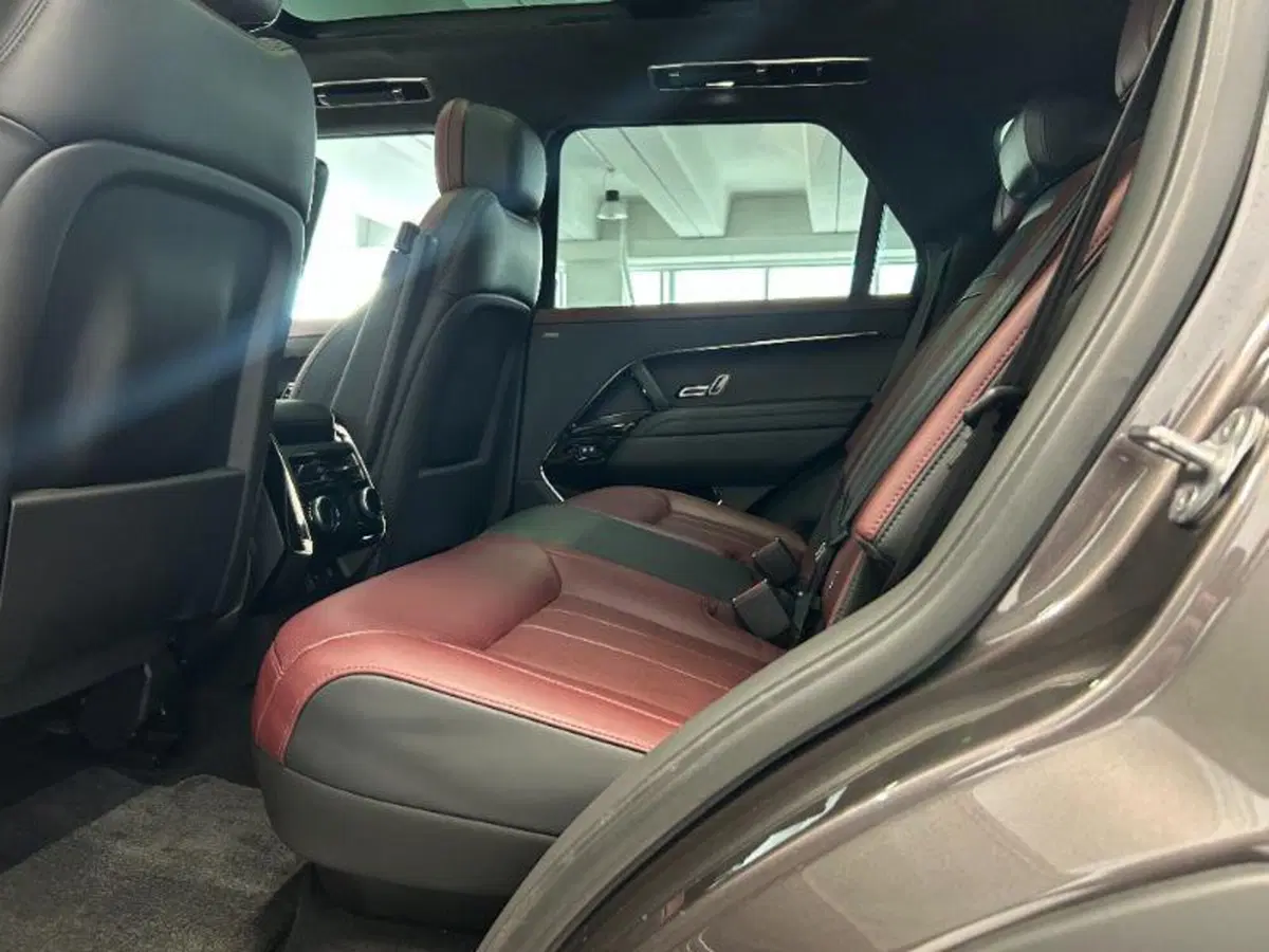 Land Rover Range Rover Sport usata a Venezia (18)