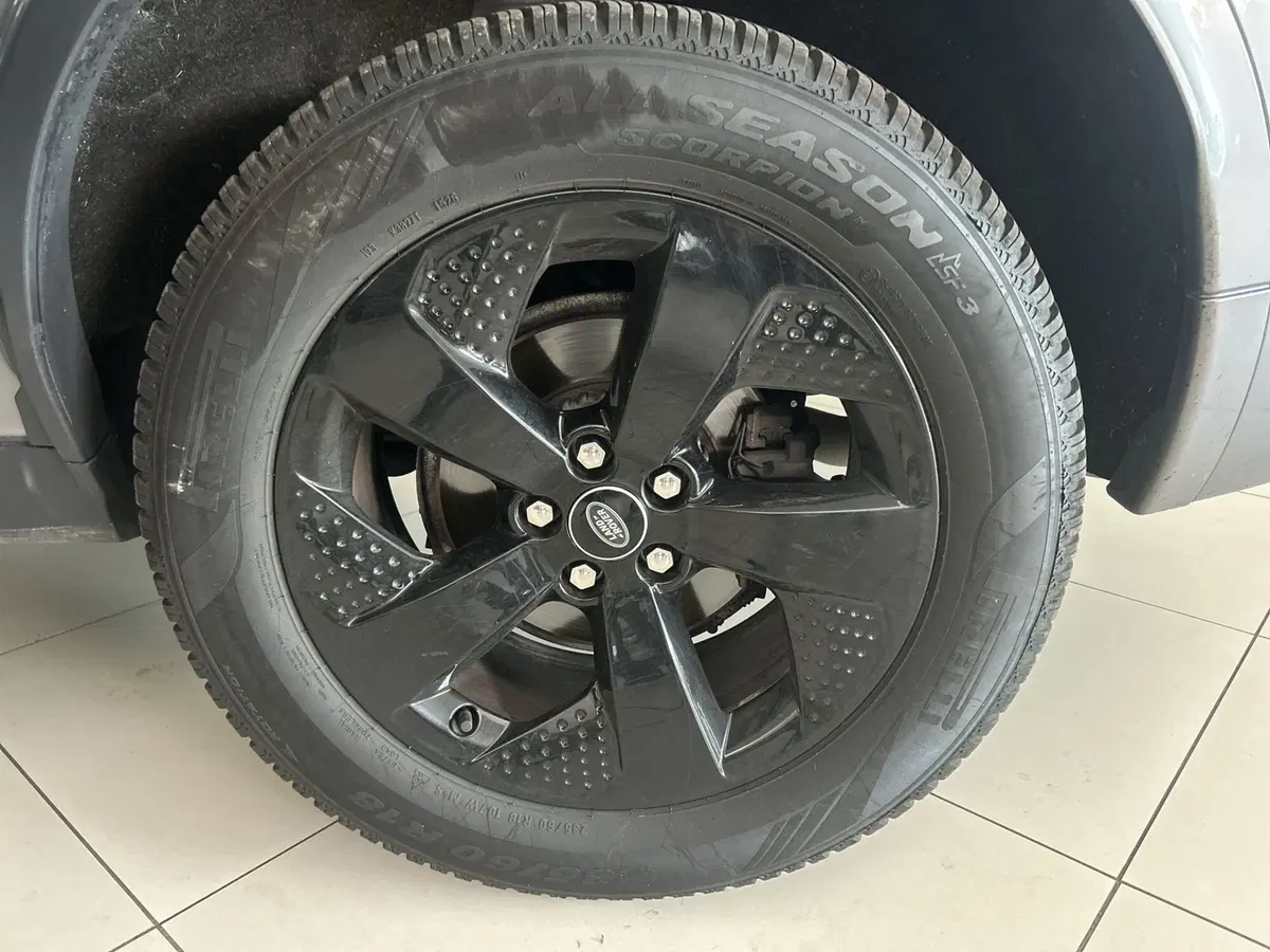 Land Rover Discovery Sport usata a Modena (11)