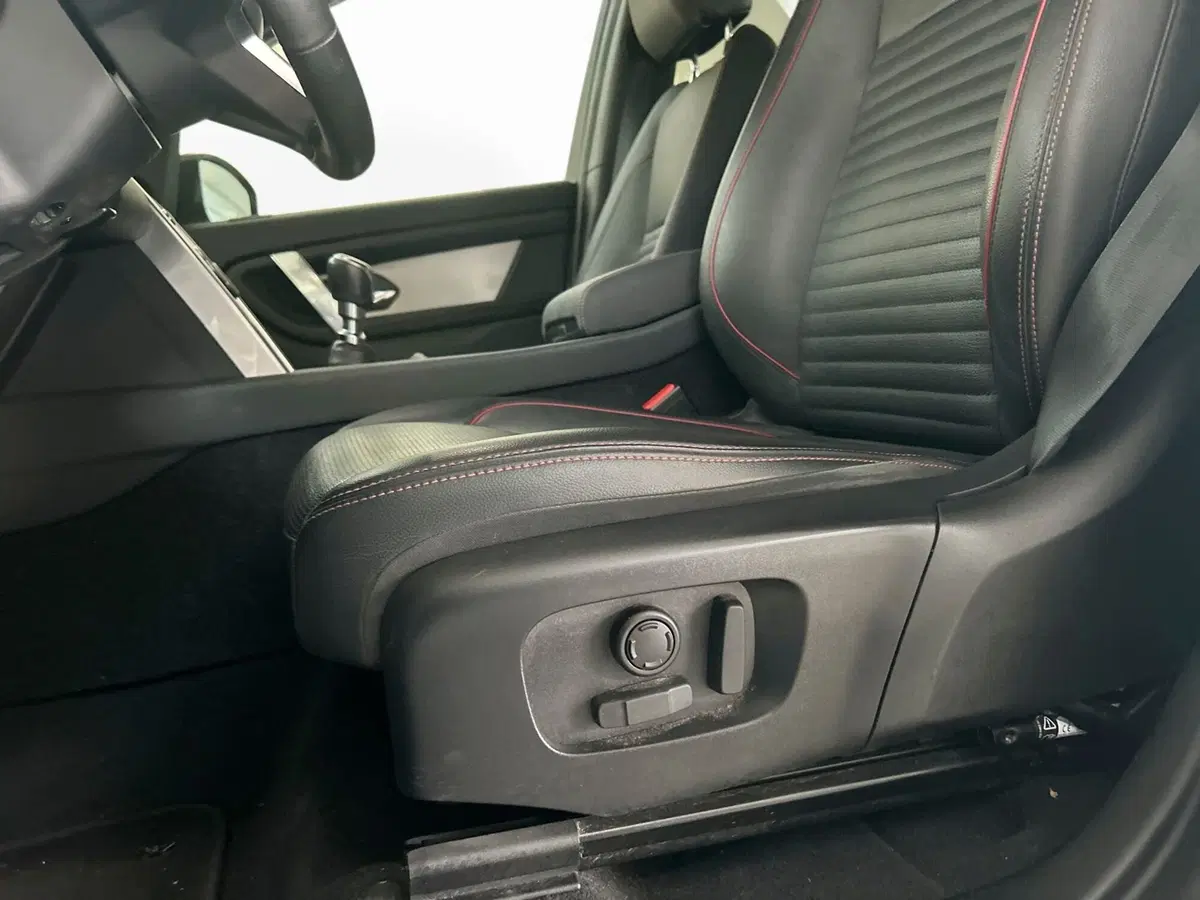 Land Rover Discovery Sport usata a Modena (19)