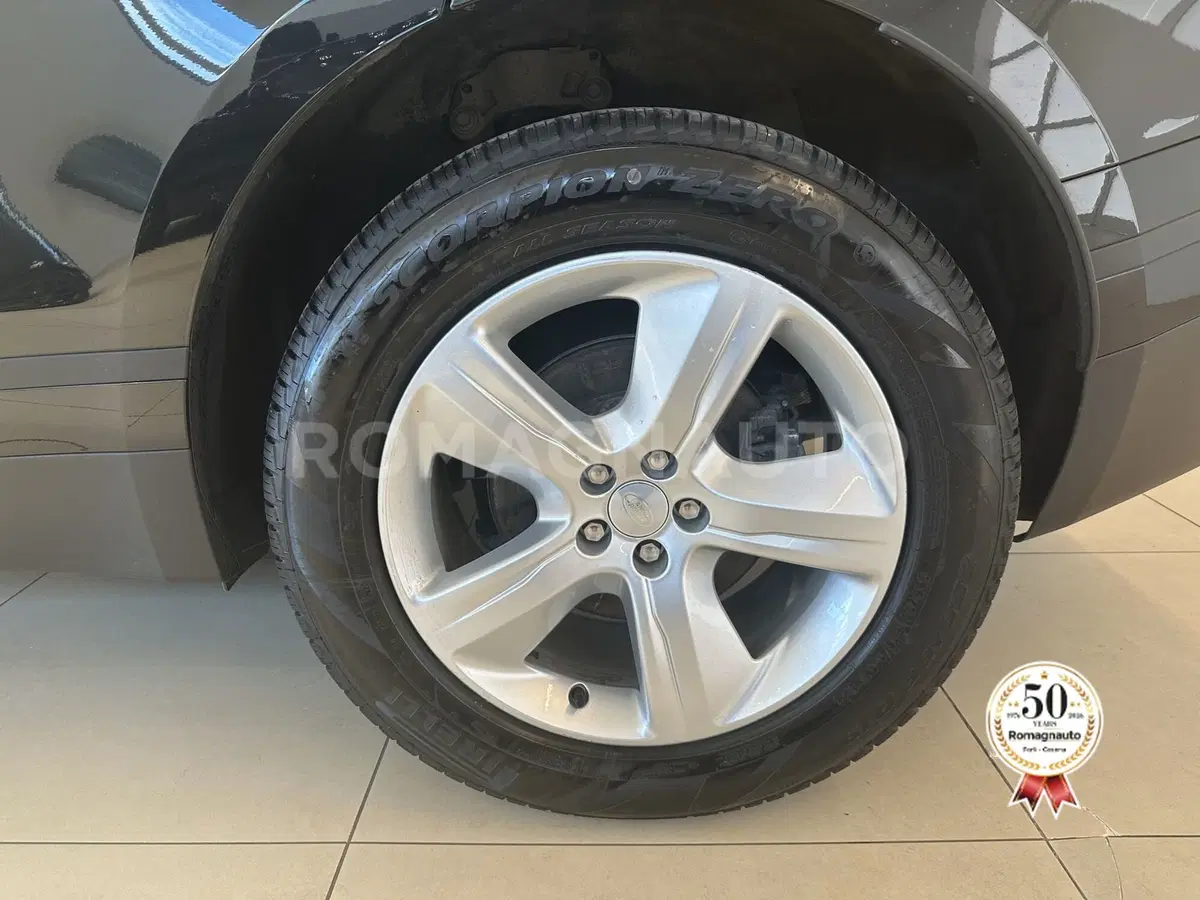Land Rover Range Rover Velar usata a Forlì-Cesena (9)