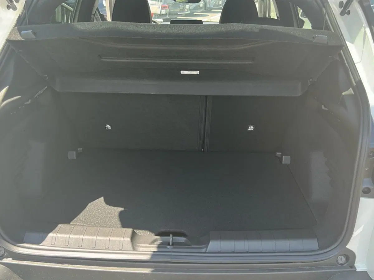 Jeep Avenger nuova a Roma (11)
