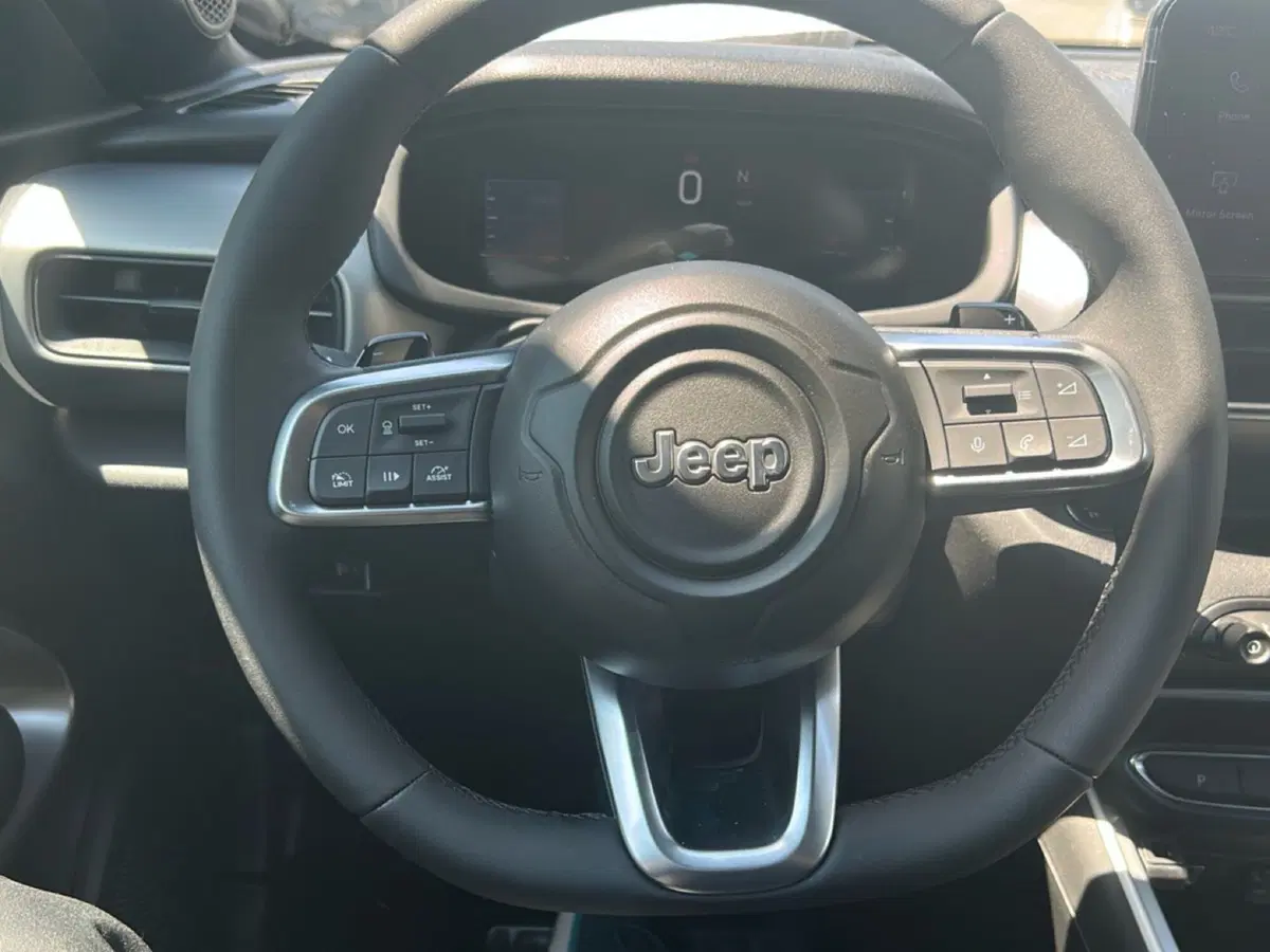 Jeep Avenger nuova a Roma (17)