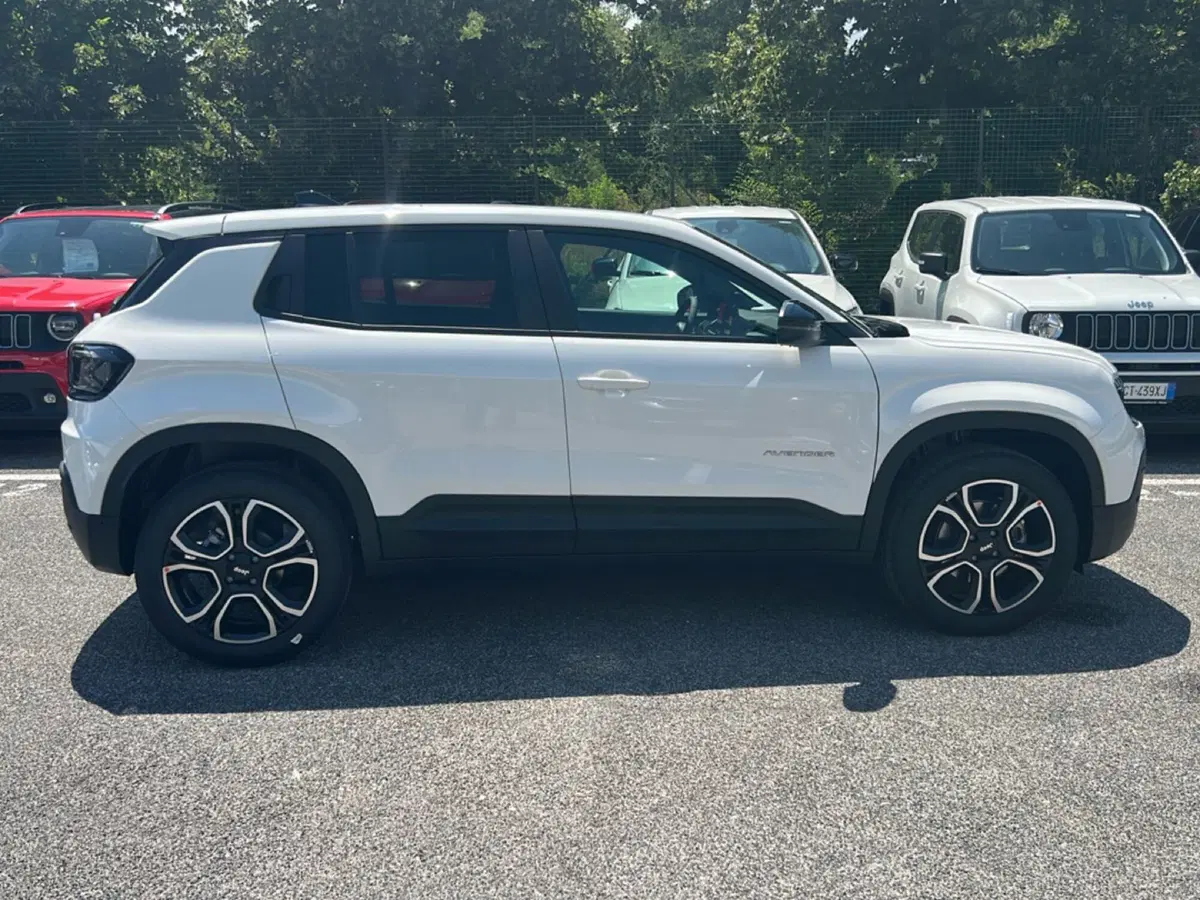 Jeep Avenger nuova a Roma (6)