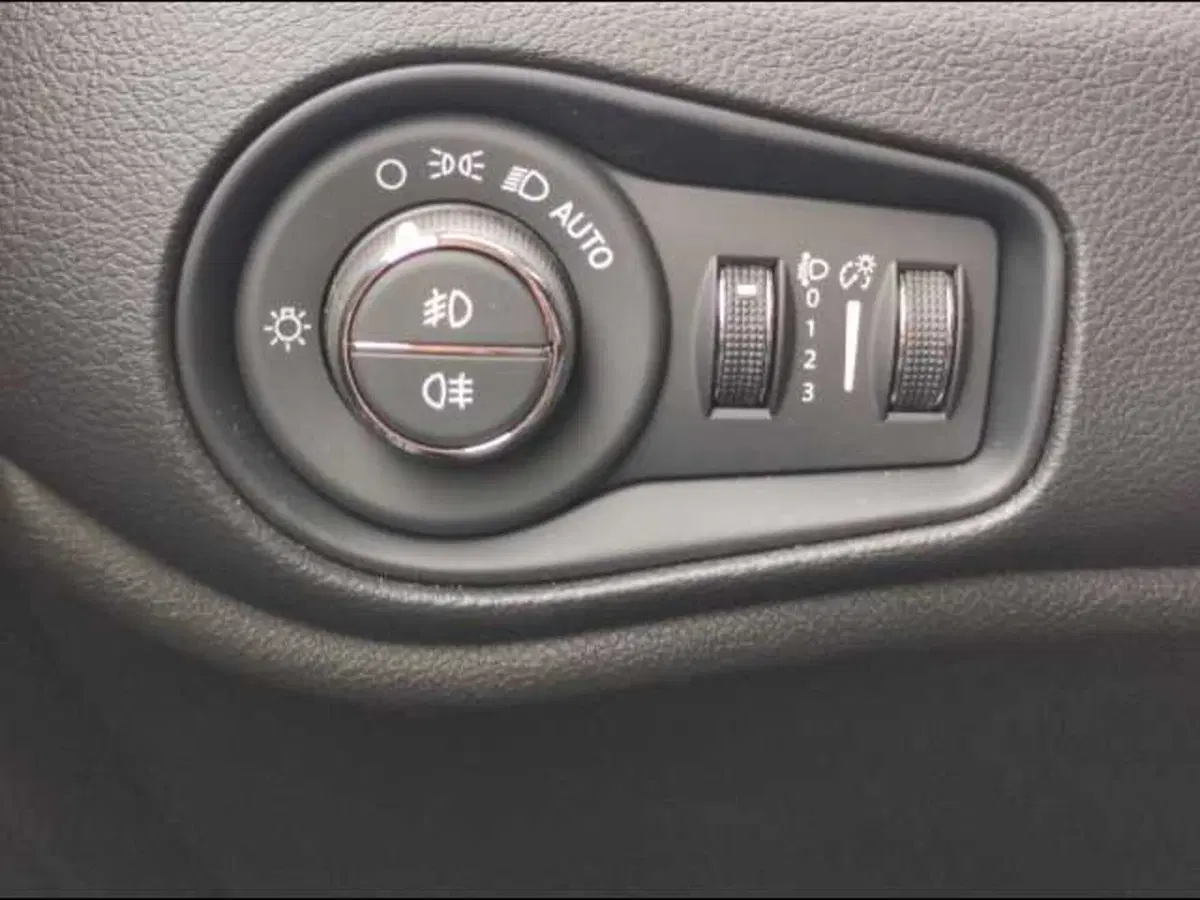 Jeep Renegade usata a Roma (18)