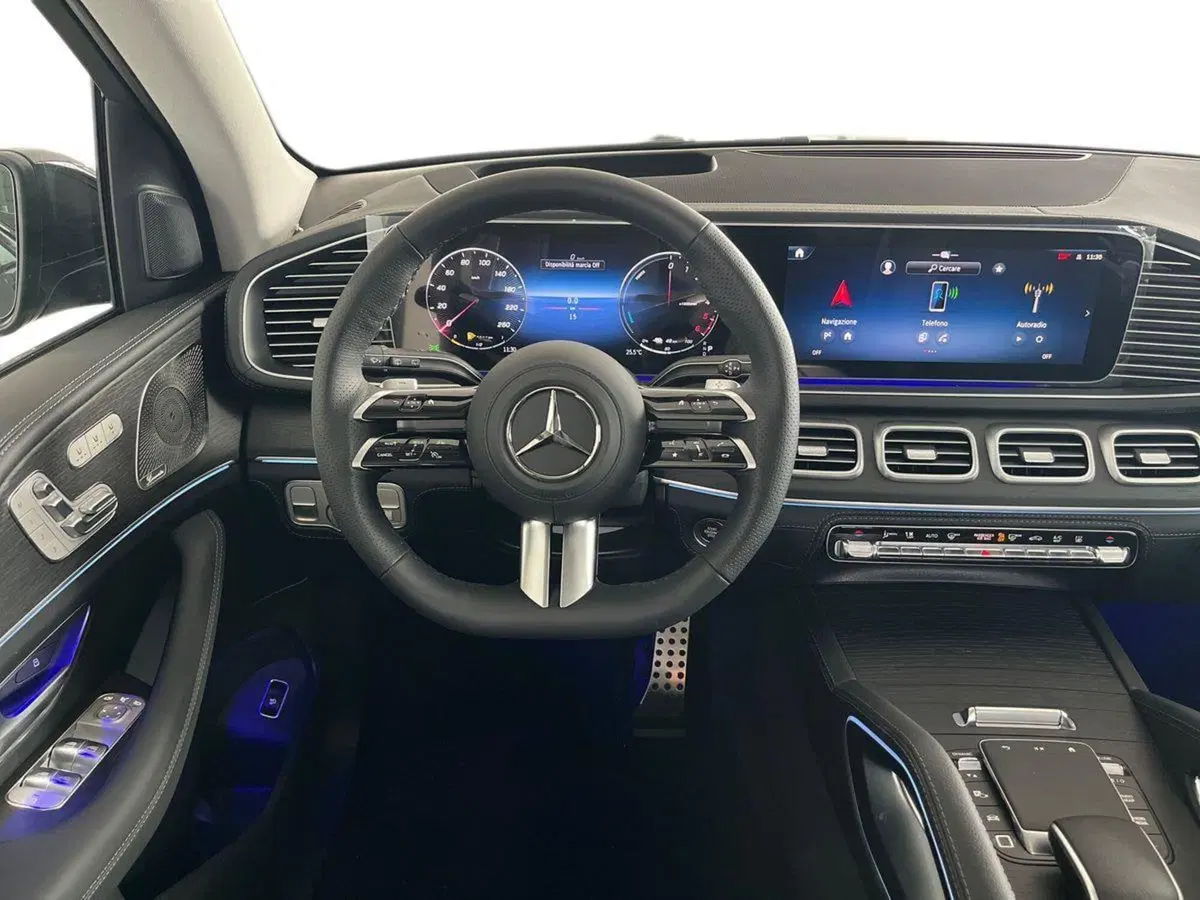 Mercedes-Benz GLE SUV nuova a Napoli (11)