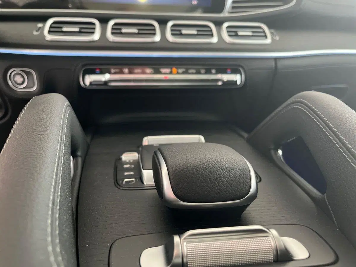 Mercedes-Benz GLE SUV nuova a Napoli (14)