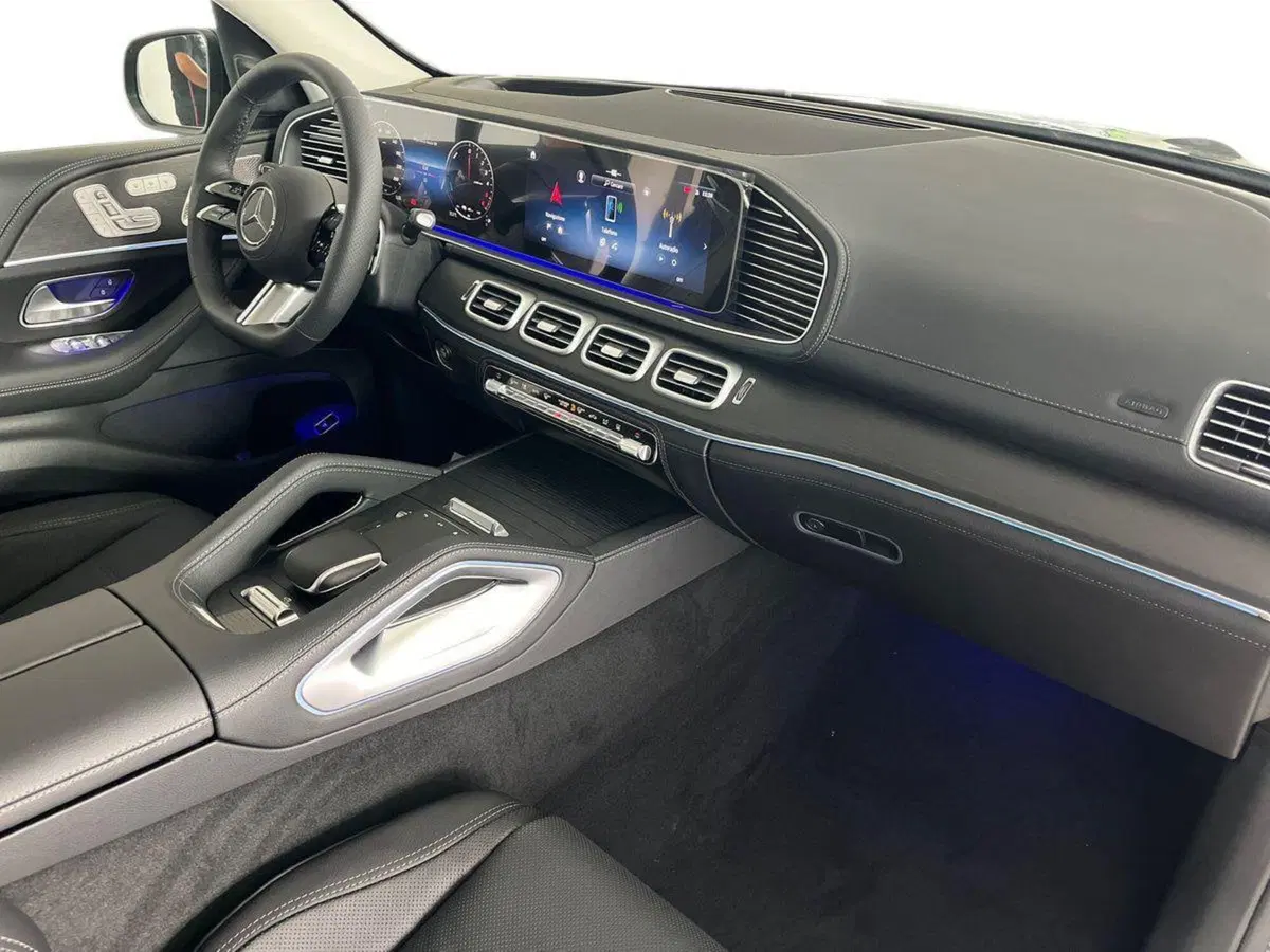 Mercedes-Benz GLE SUV nuova a Napoli (15)