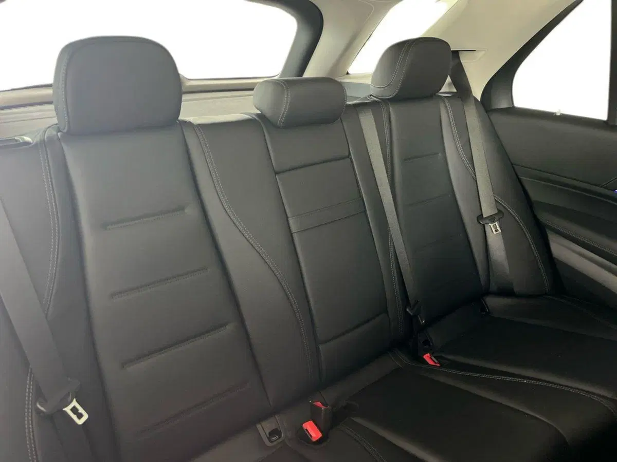 Mercedes-Benz GLE SUV nuova a Napoli (16)