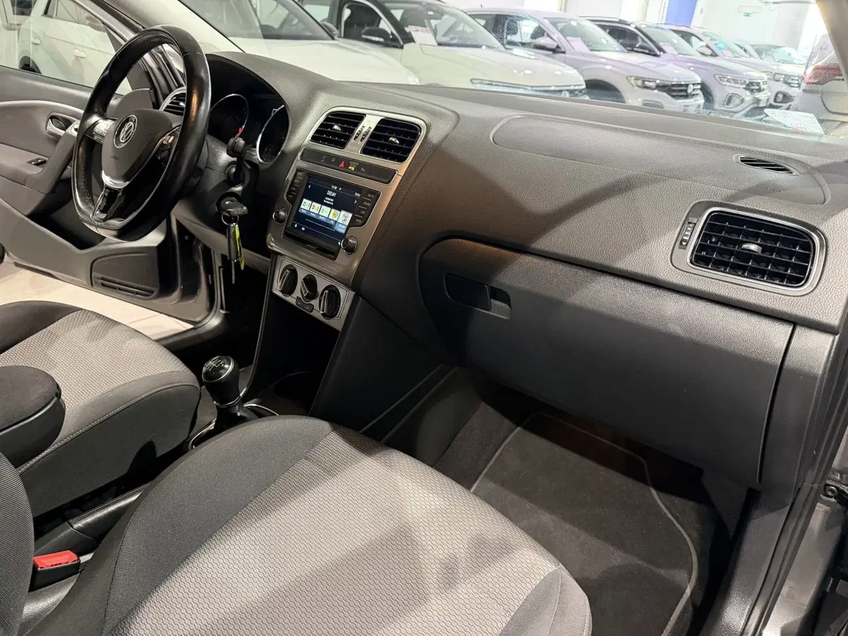 Volkswagen Polo usata a Genova (10)