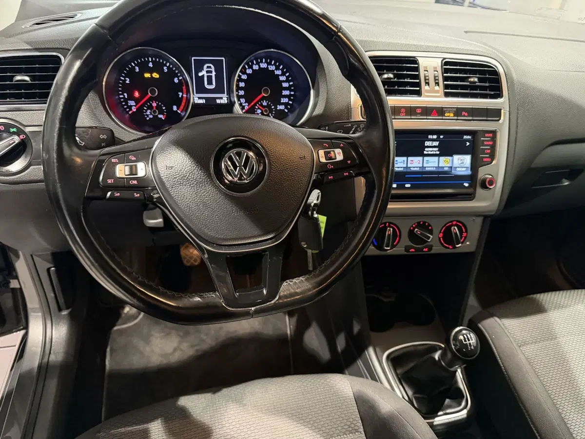 Volkswagen Polo usata a Genova (11)