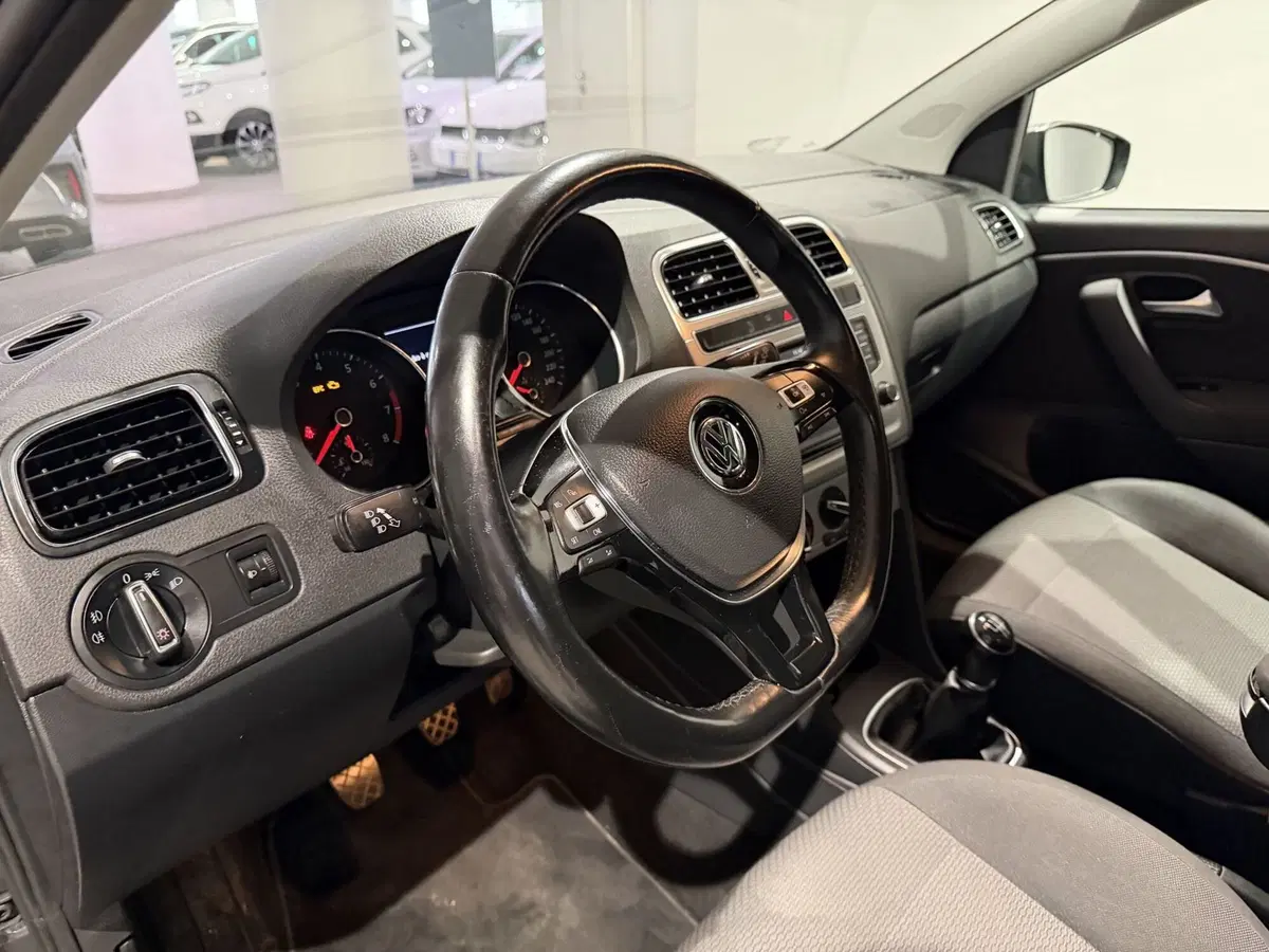Volkswagen Polo usata a Genova (8)