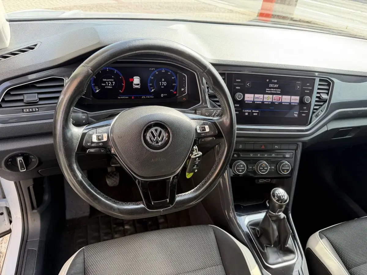 Volkswagen T-Roc usata a Genova (11)