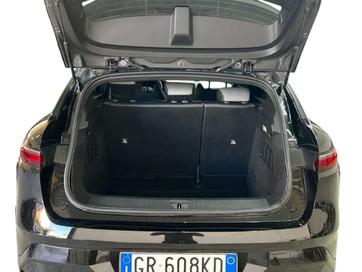 Renault Megane E-Tech Electric usata a Roma (10)