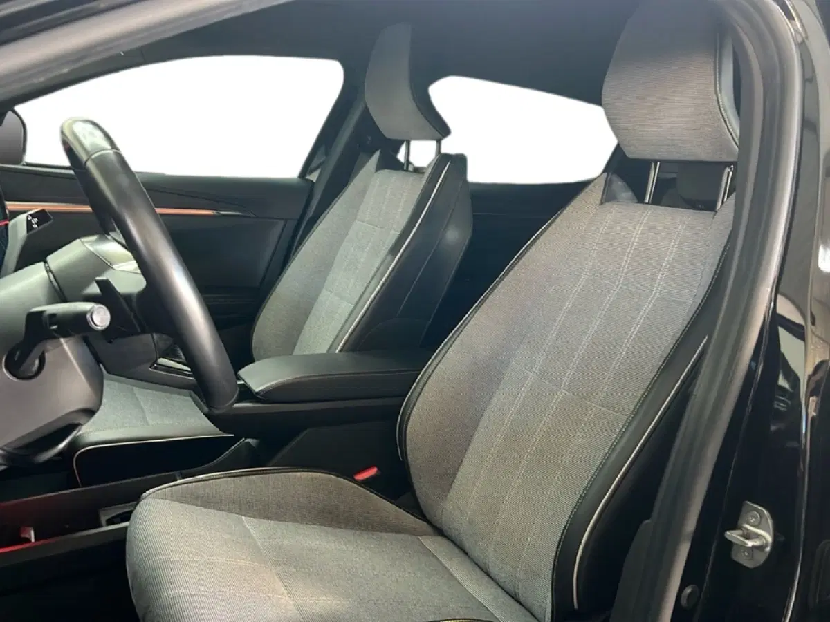 Renault Megane E-Tech Electric usata a Roma (12)