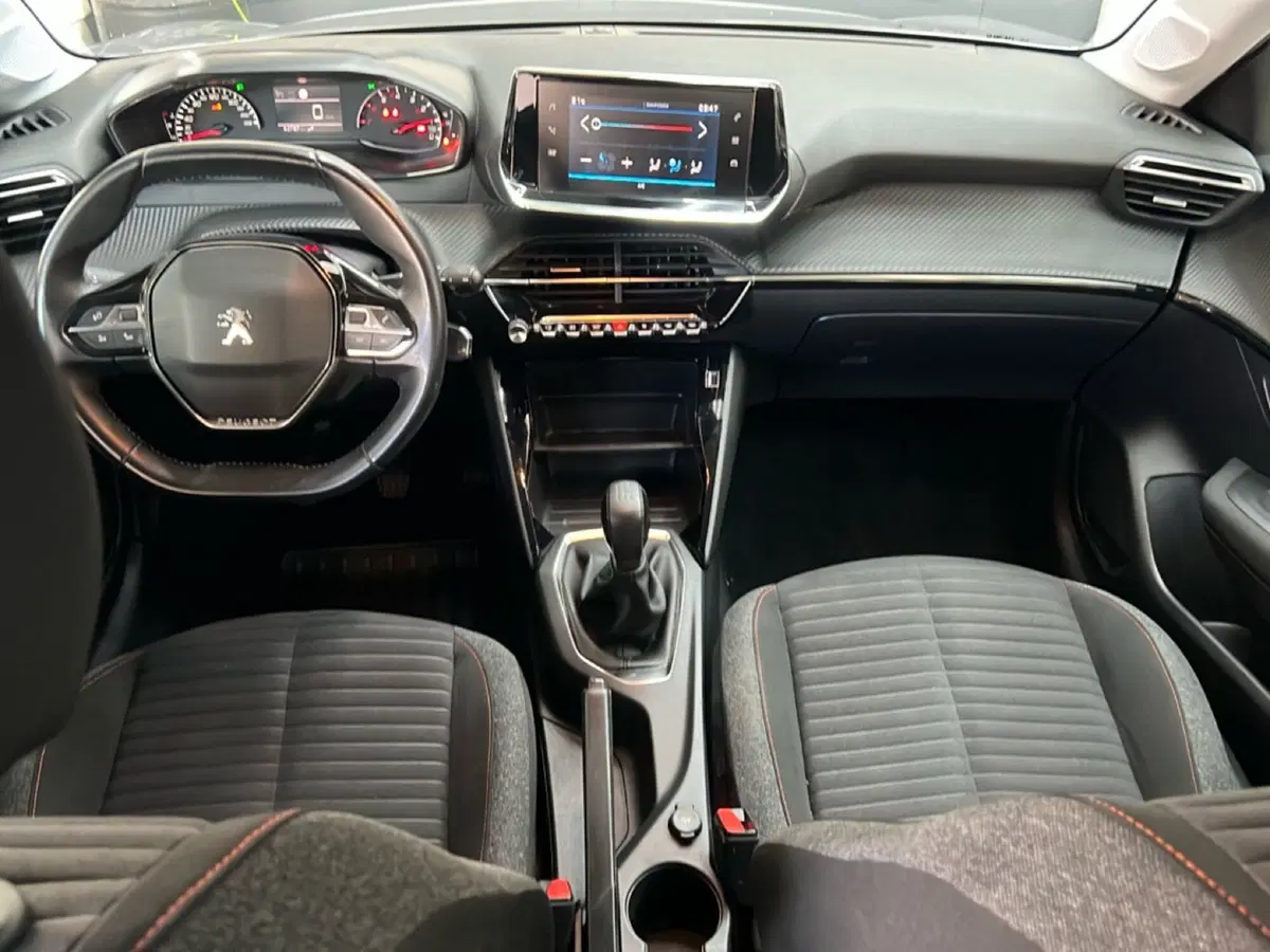 Peugeot 208 usata a Roma (11)