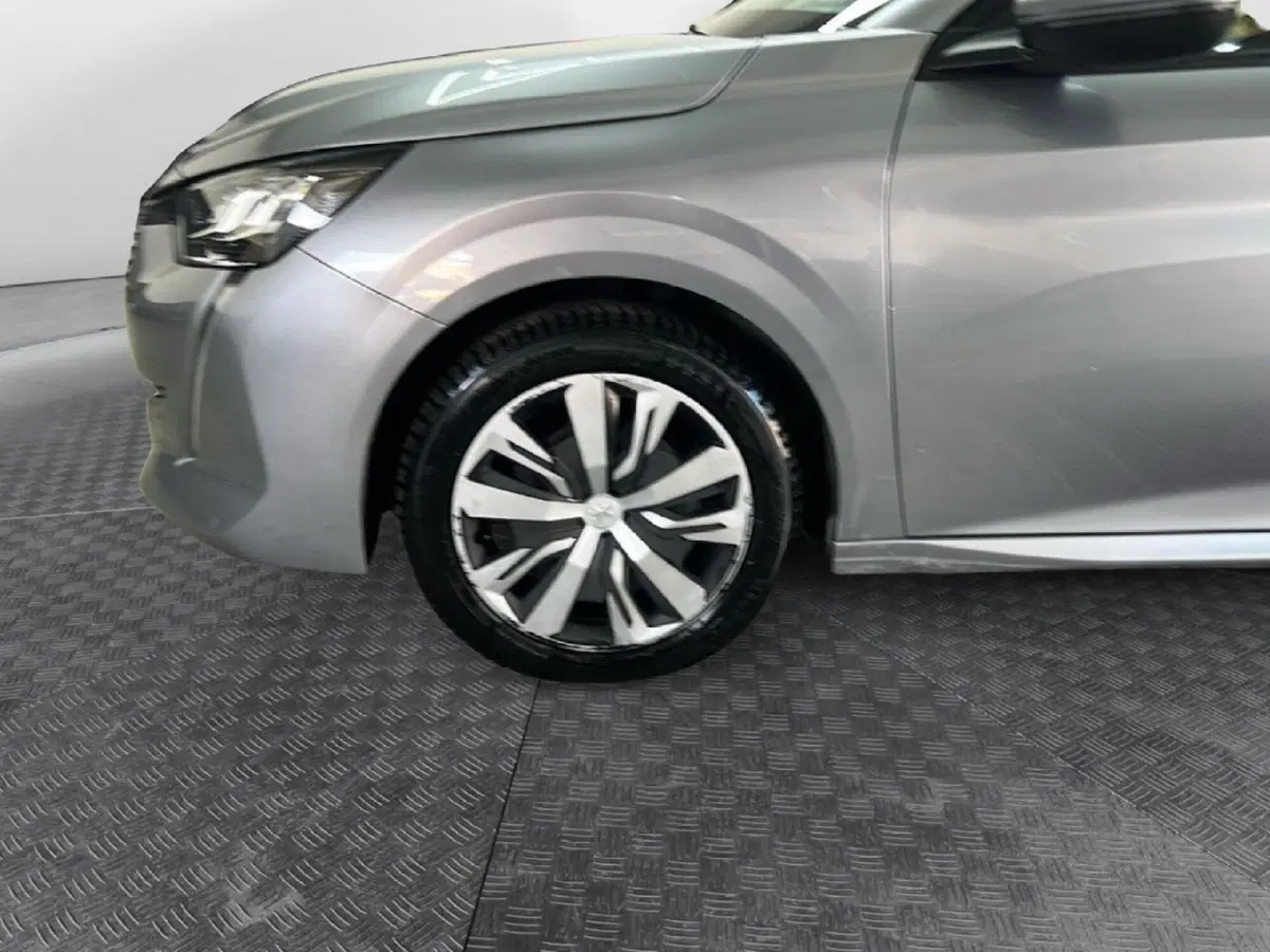 Peugeot 208 usata a Roma (9)