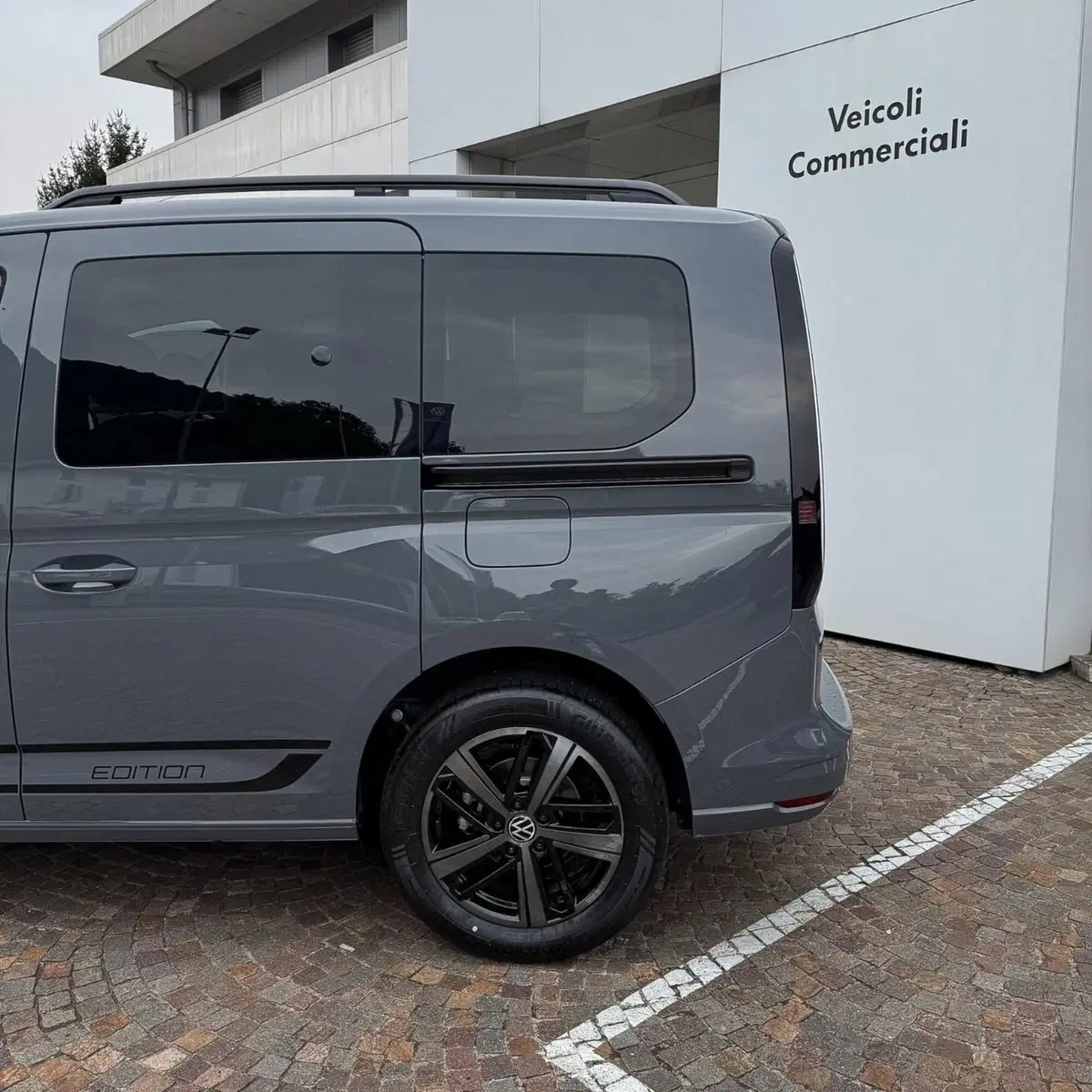 Volkswagen Caddy nuova a Lecco (3)