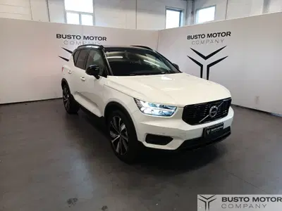 Volvo XC40 T5 Recharge Plug-in Hybrid automatico Plus Dark del 2022 usata a Olgiate Olona