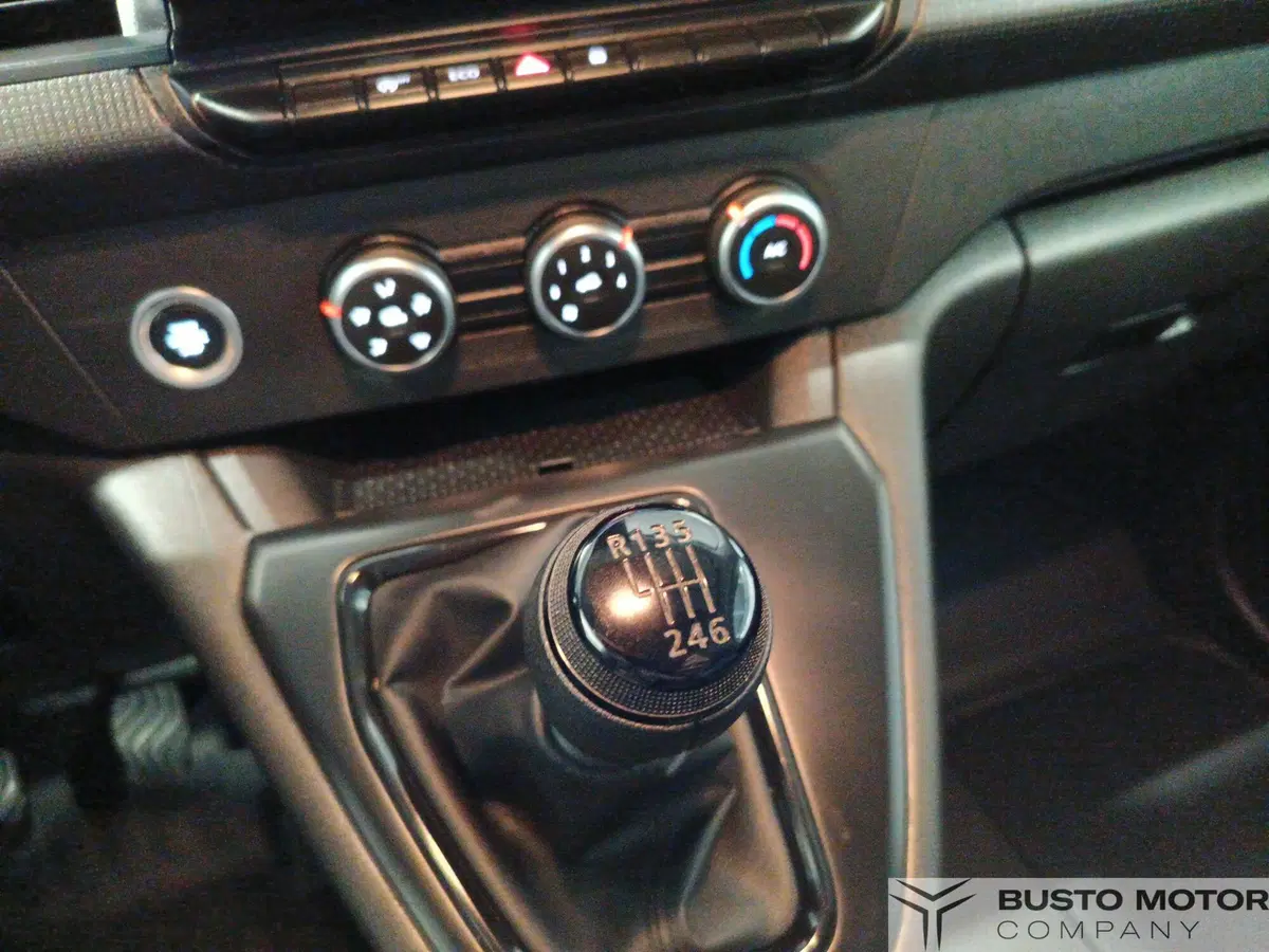 Nissan Townstar usata a Varese (14)