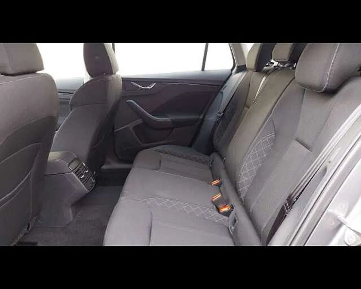 Skoda Kamiq usata a Ravenna (6)