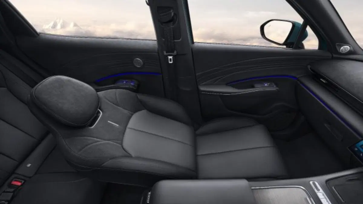 Omoda Omoda 7 SHS-P nuova a Potenza (17)