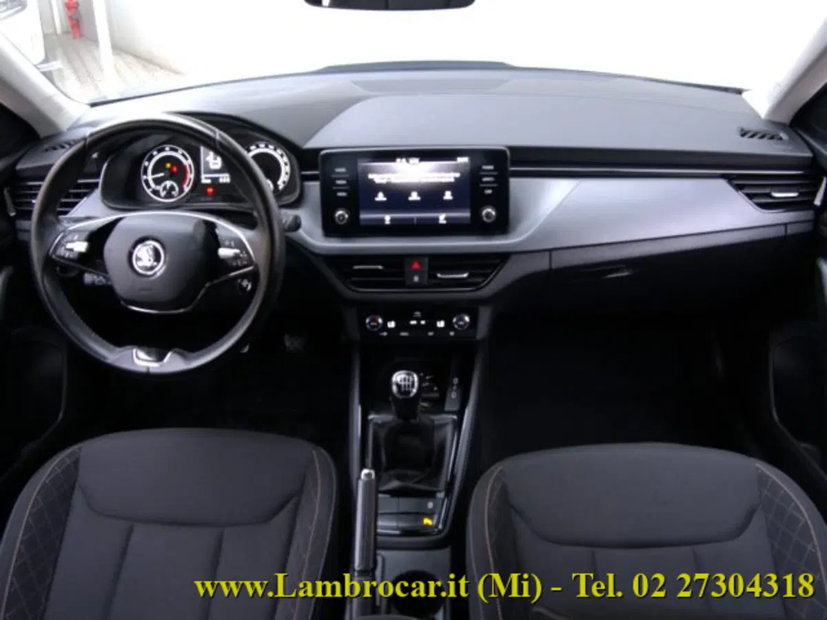 Skoda Kamiq usata a Milano (2)