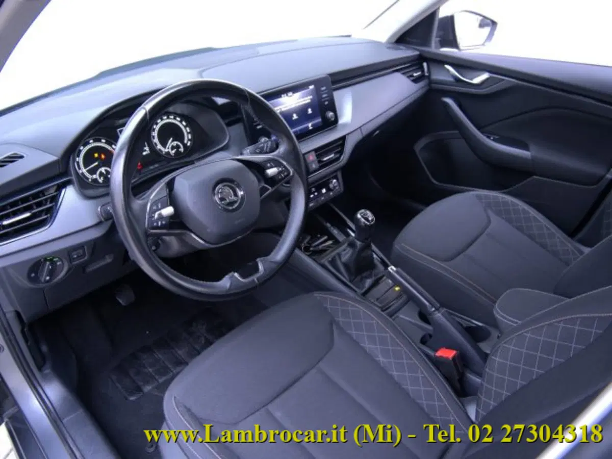 Skoda Kamiq usata a Milano (3)
