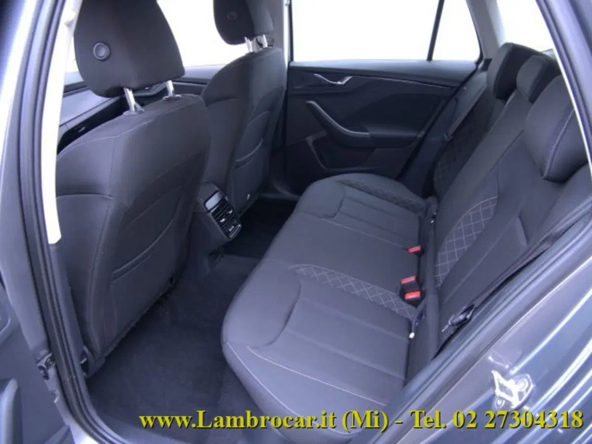 Skoda Kamiq usata a Milano (4)