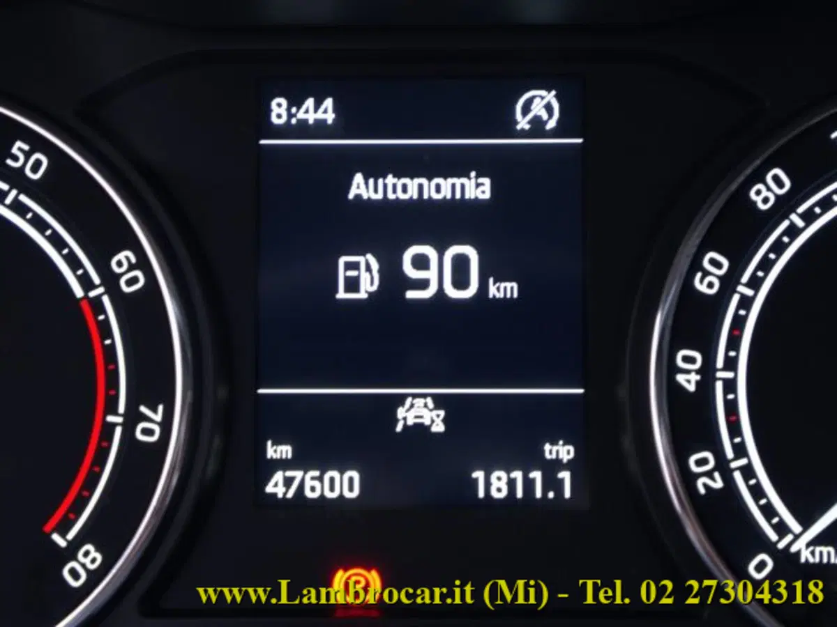 Skoda Kamiq usata a Milano (6)