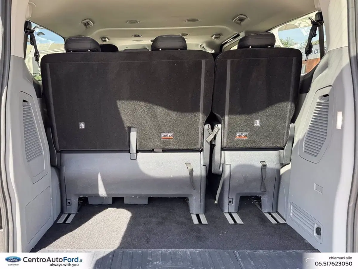Ford Tourneo Custom usata a Roma (12)