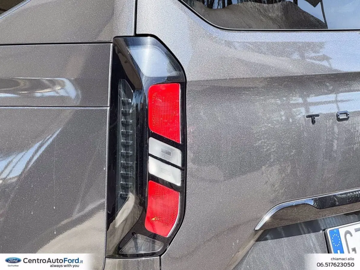 Ford Tourneo Custom usata a Roma (16)