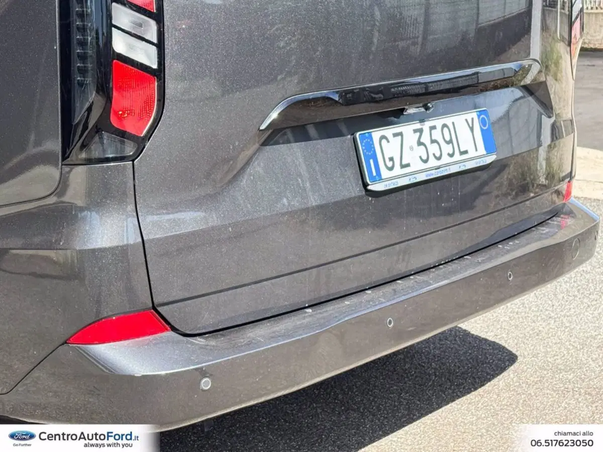 Ford Tourneo Custom usata a Roma (17)