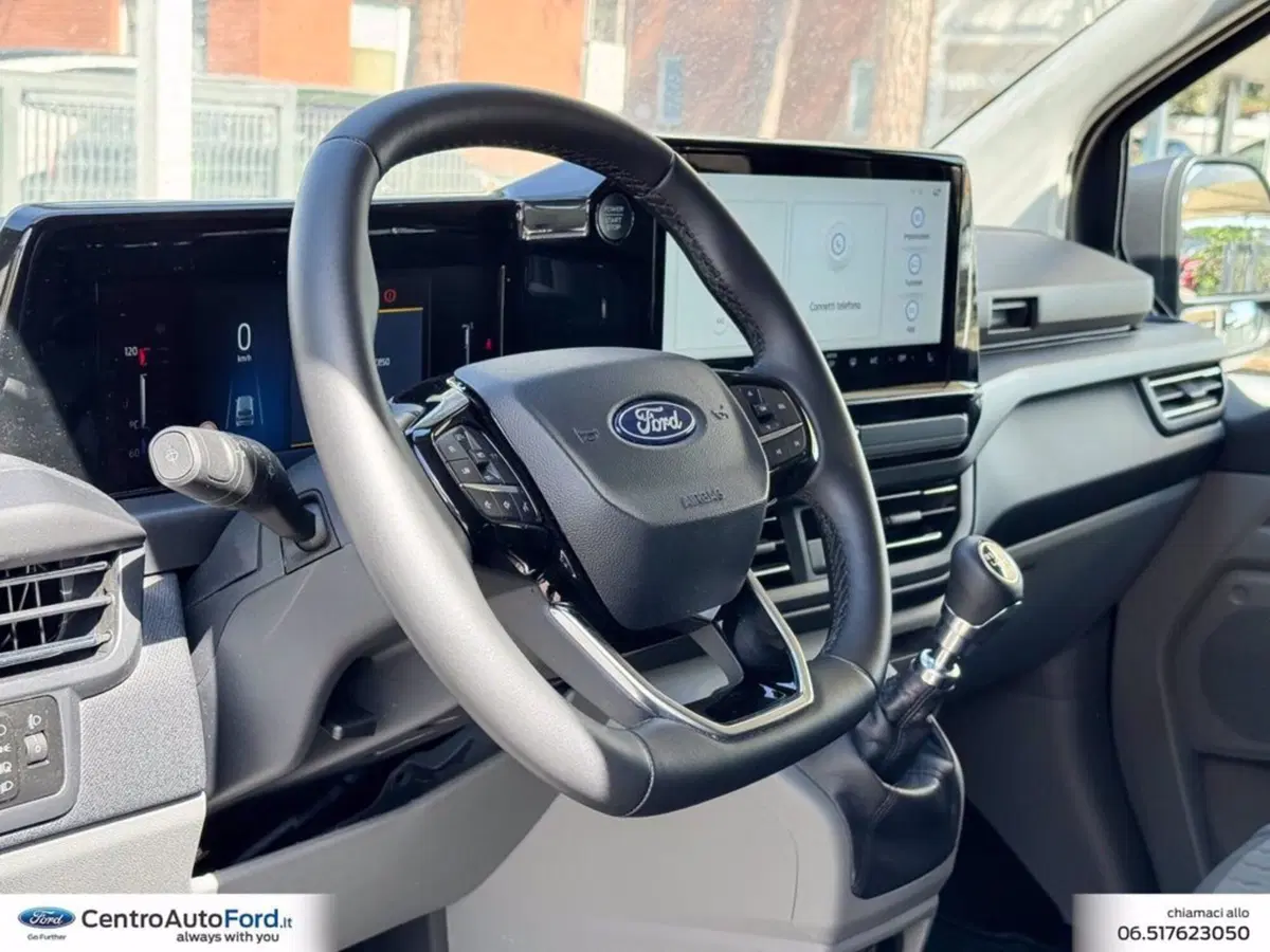 Ford Tourneo Custom usata a Roma (18)