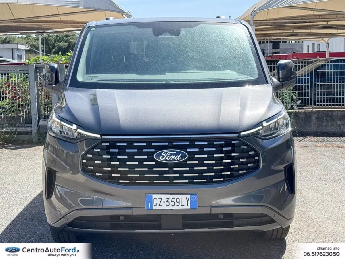 Ford Tourneo Custom usata a Roma (2)