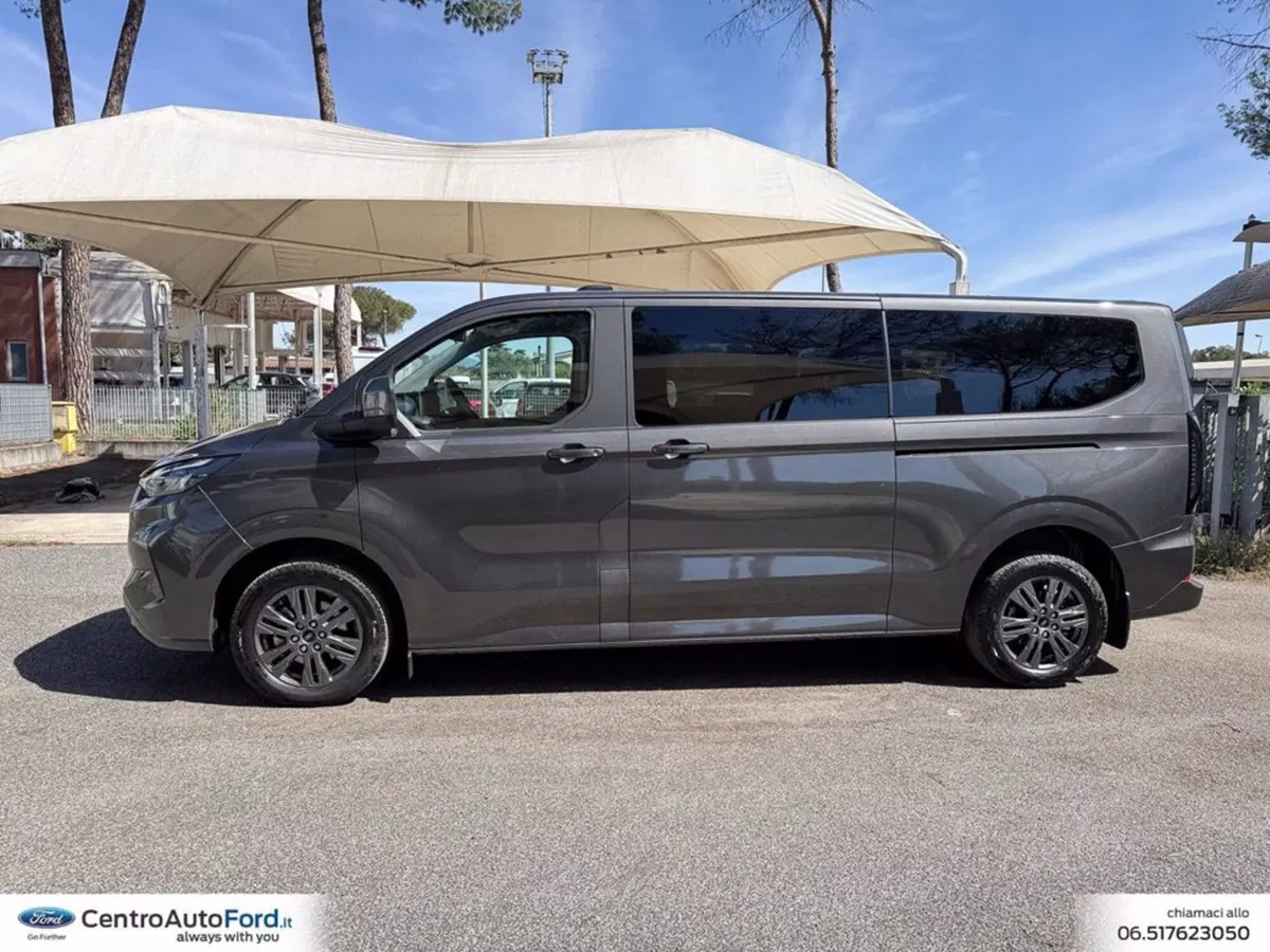 Ford Tourneo Custom usata a Roma (3)