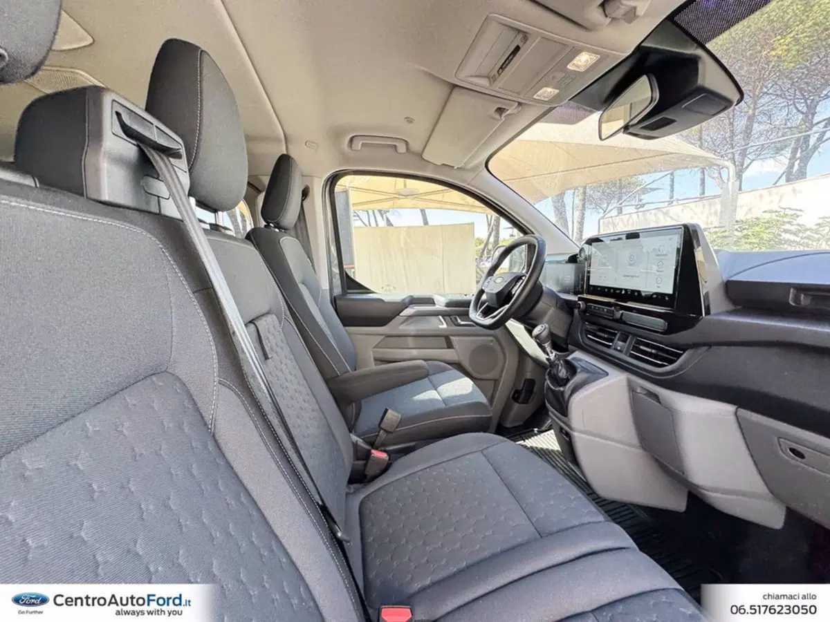 Ford Tourneo Custom usata a Roma (6)