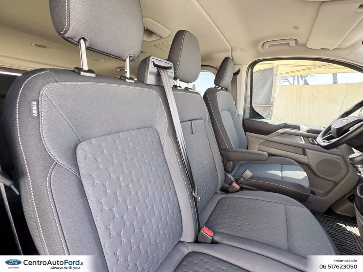 Ford Tourneo Custom usata a Roma (7)