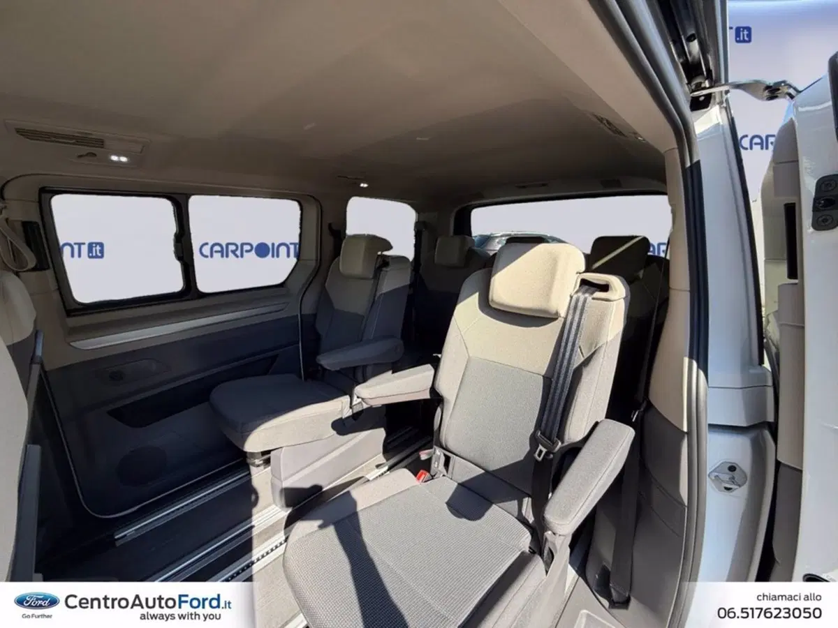 Volkswagen Multivan nuova a Roma (13)