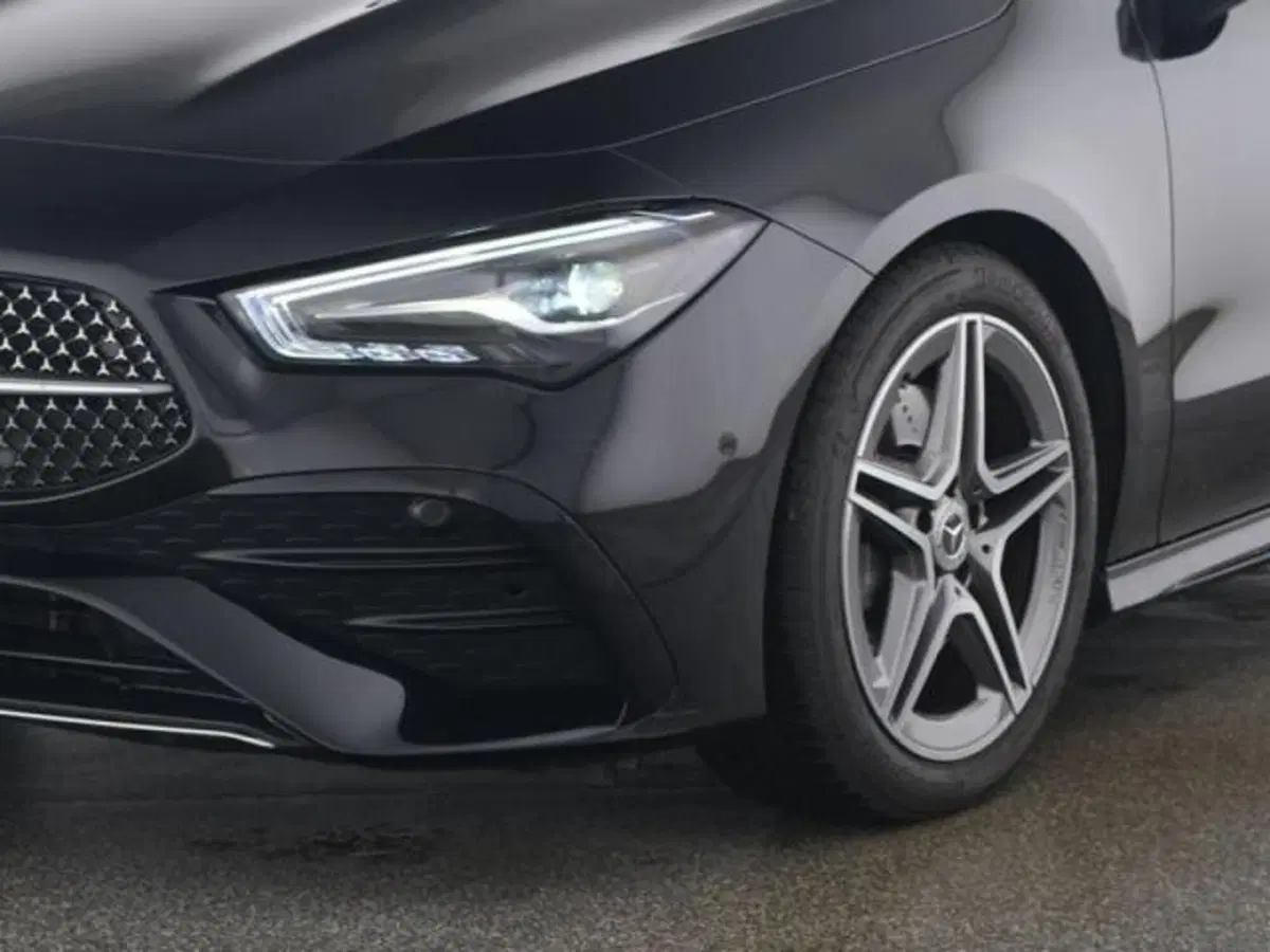 Mercedes-Benz CLA Shooting Brake usata a Milano (3)