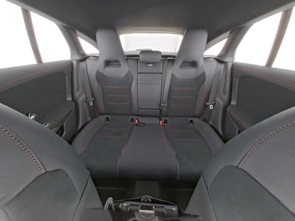 Mercedes-Benz CLA Shooting Brake usata a Milano (6)