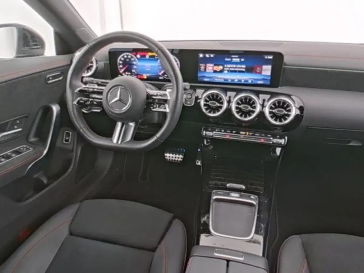 Mercedes-Benz CLA Shooting Brake usata a Milano (9)