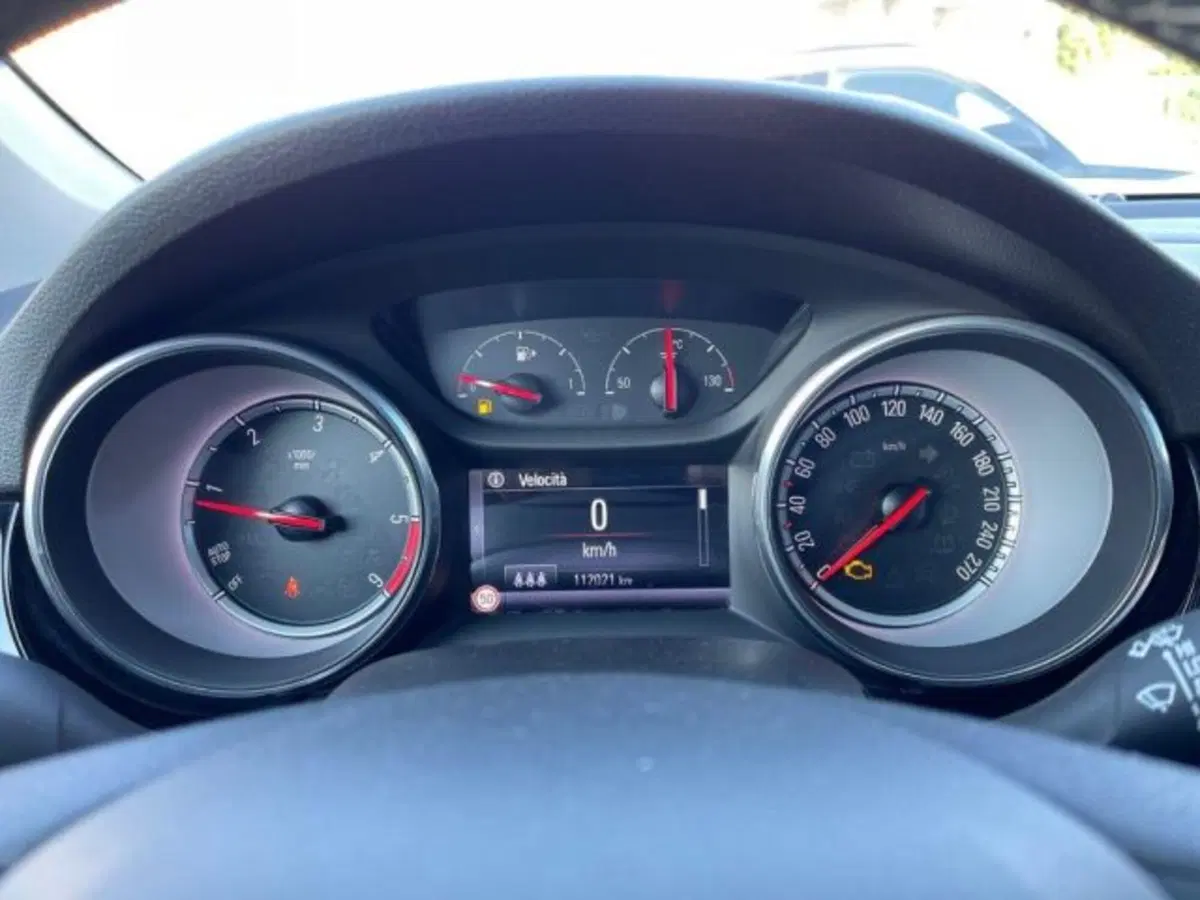 Opel Astra usata a Ancona (12)